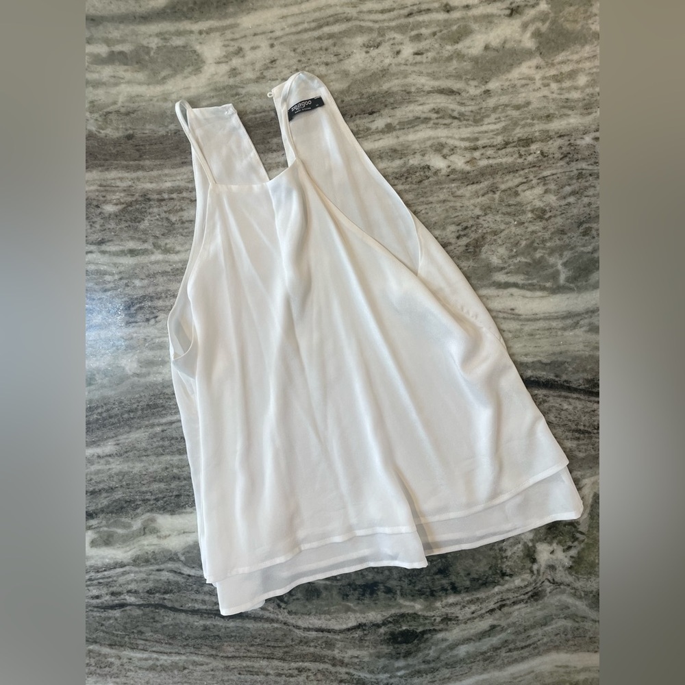 White Sleeveless Blouse M